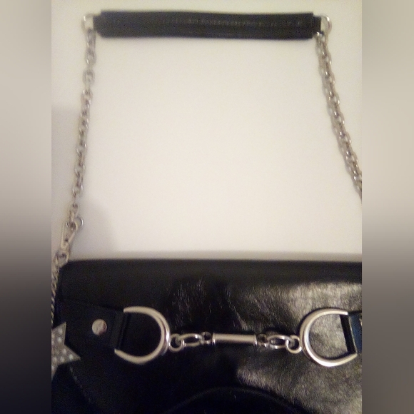 Paris Hilton Women's Rider Large Shoulder Baguette Bag Black Silver Chain - Picture 6 of 16